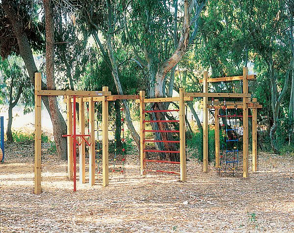 מתקן כושר מעץ פתוח 8 אלמנטים